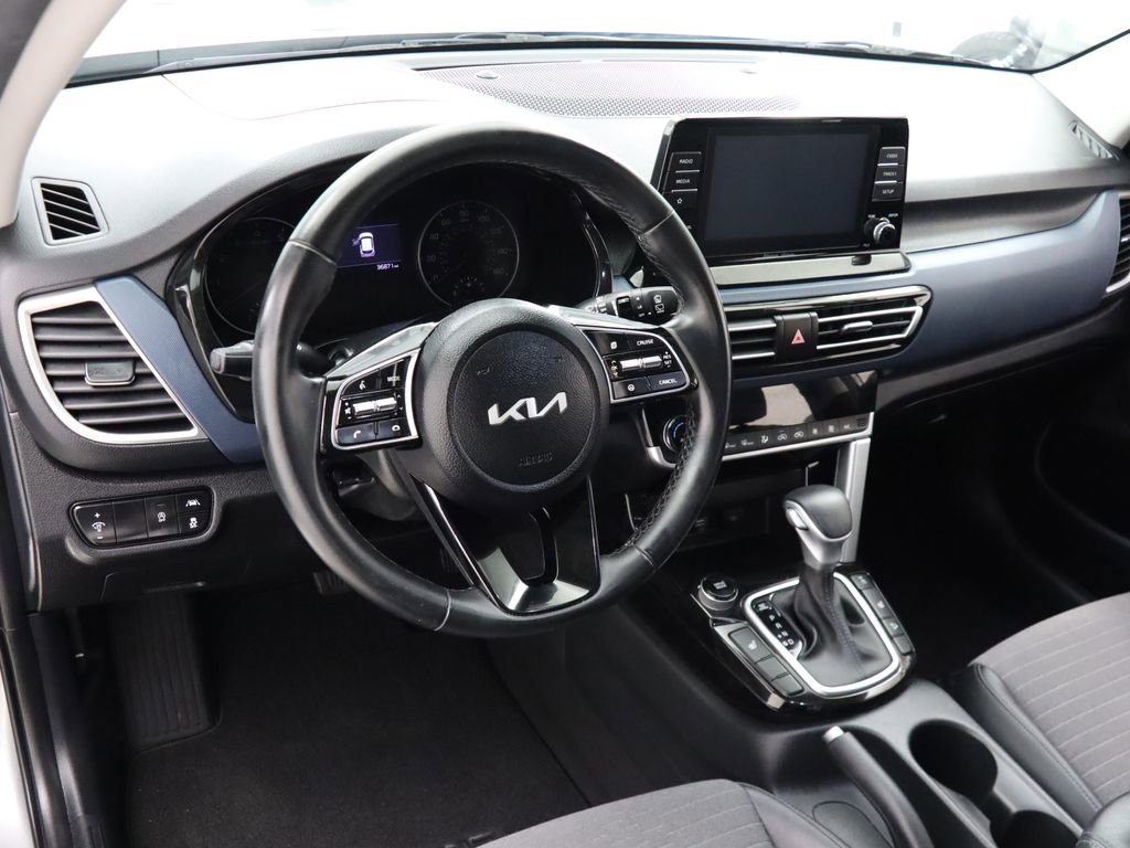 Used 2023 Kia Seltos S image 12
