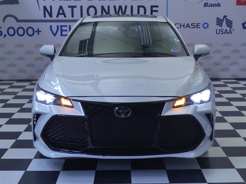 Used 2019 Toyota Avalon XSE w/ All Weather Liner Package FWD image 2