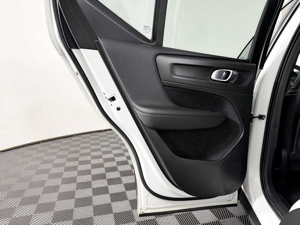 Used 2021 Volvo XC40 P8 Recharge w/ Advanced Package AWD/4WD image 62