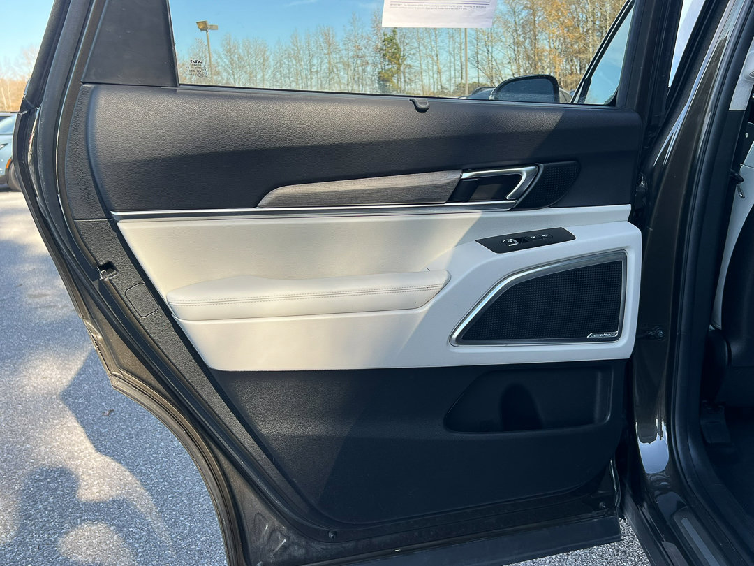 Used 2022 Kia Telluride SX w/ SX Prestige Package image 29