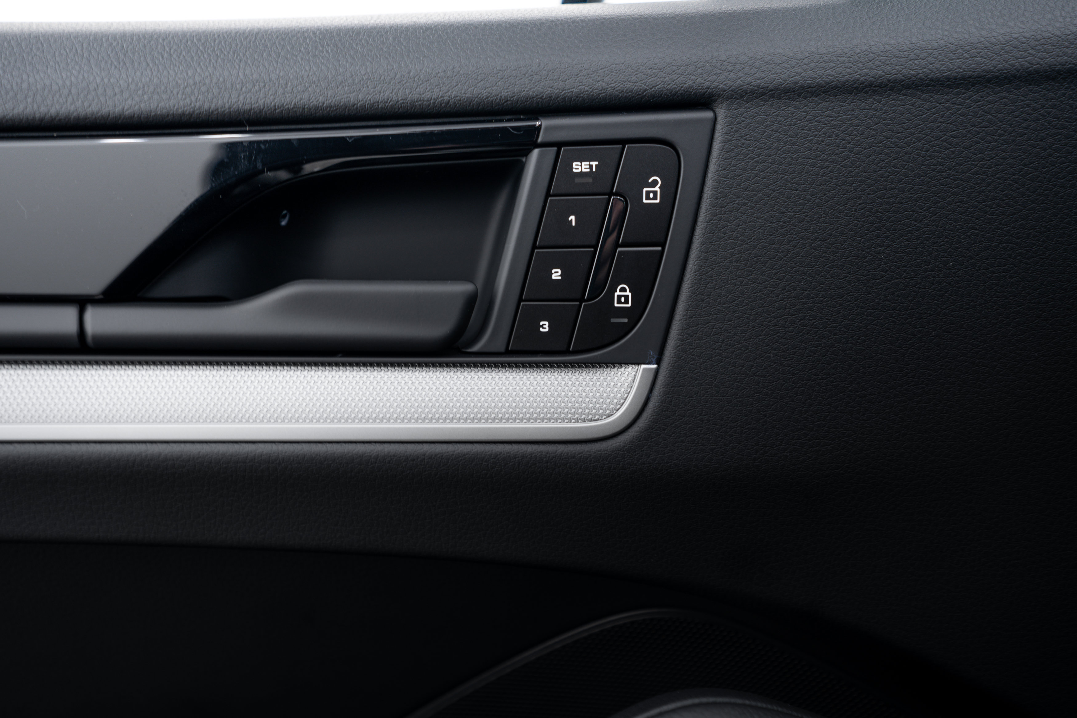Certified 2026 Porsche Cayenne Coupe AWD/4WD image 18
