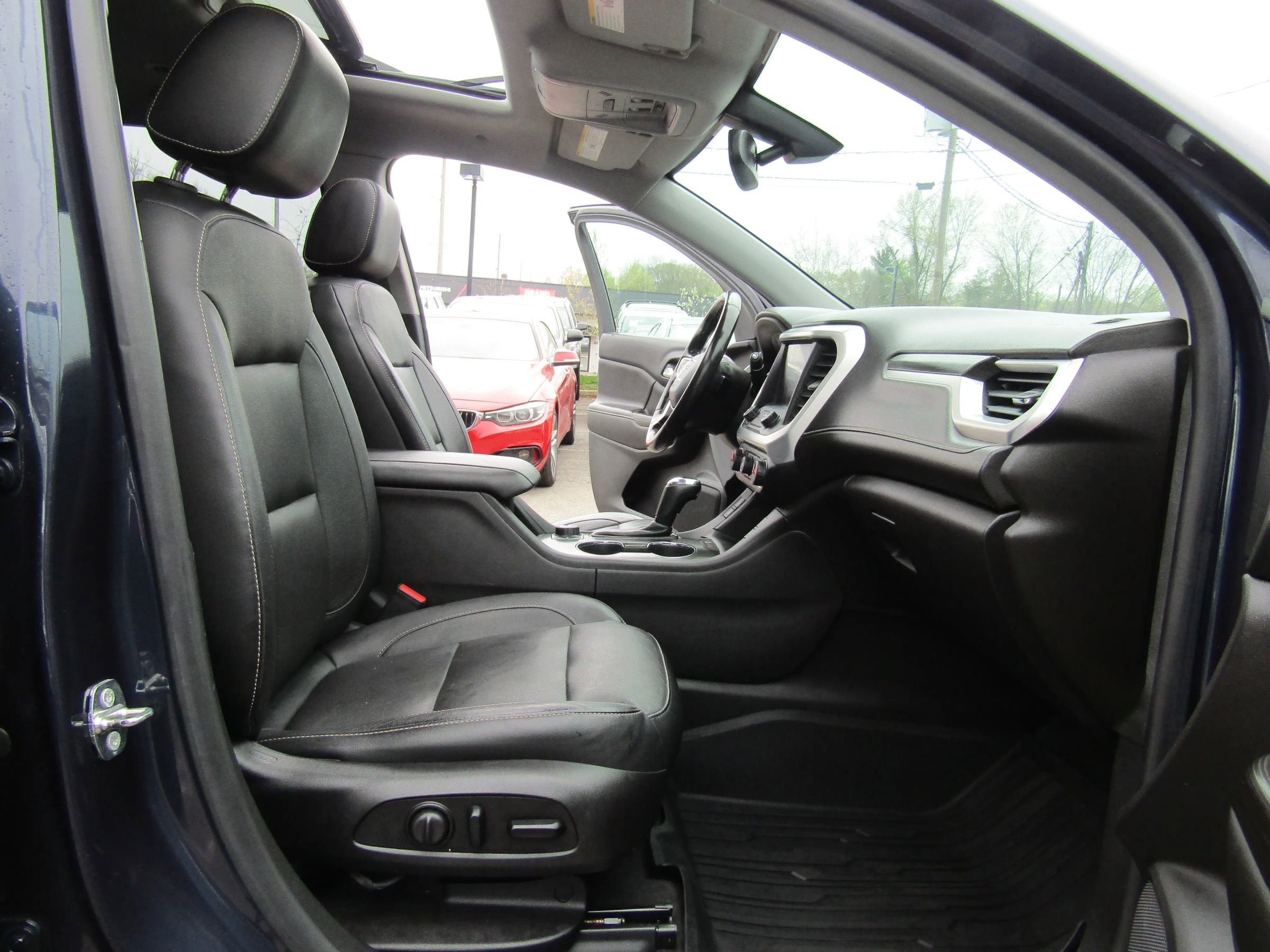 Used 2018 GMC Acadia SLT AWD/4WD image 11