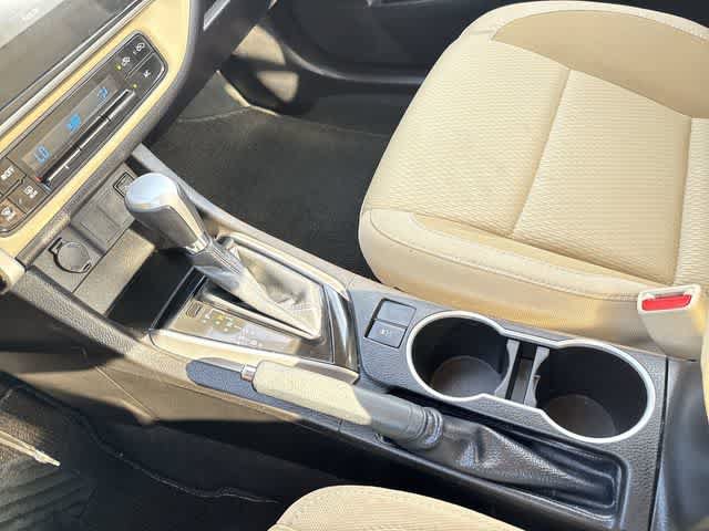 Used 2018 Toyota Corolla LE FWD image 27