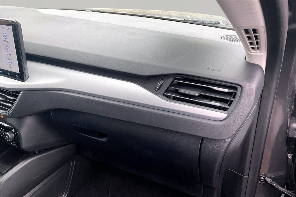 Used 2024 Ford Escape Platinum image 29