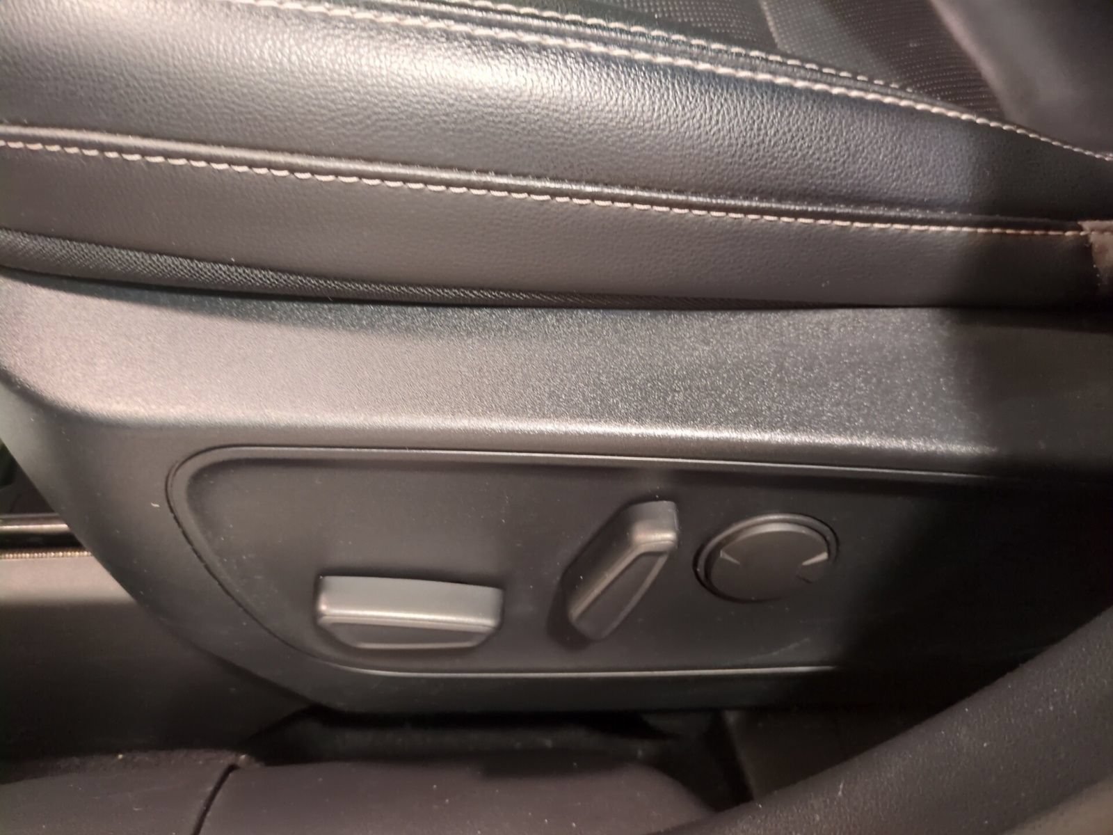 Used 2020 Ford Escape SEL AWD/4WD image 17