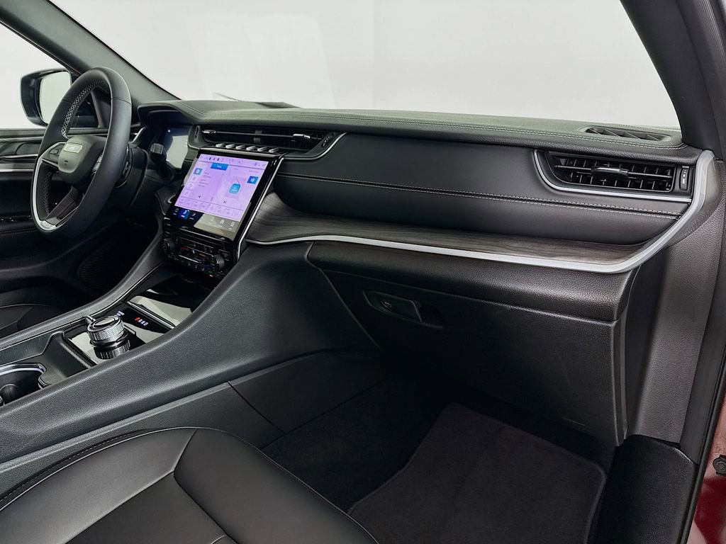 Used 2025 Jeep Grand Cherokee Limited w/ Trailer Tow Package AWD/4WD image 25