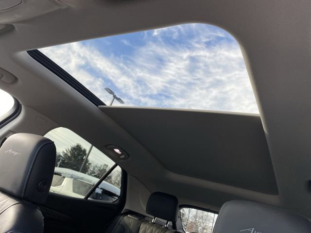 Used 2021 Buick Envision Avenir w/ Technology Package II image 7