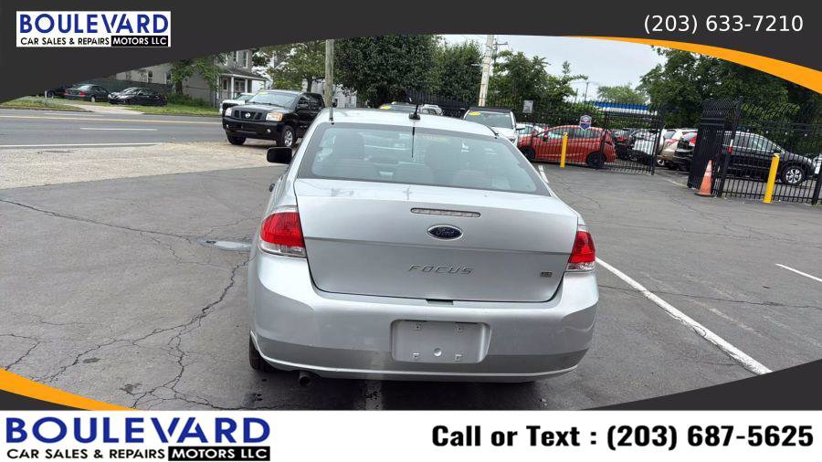 Used 2010 Ford Focus SE image 6