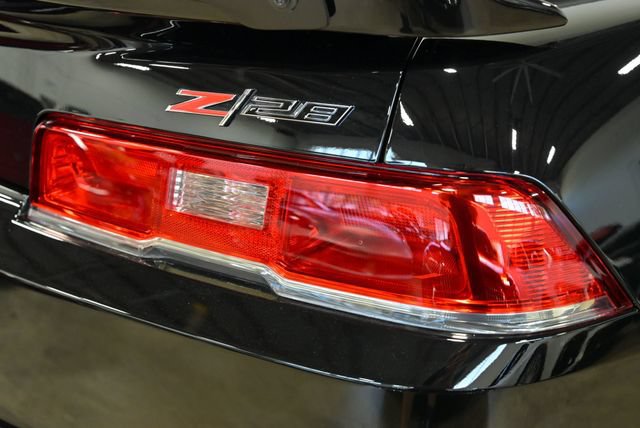 Used 2015 Chevrolet Camaro Z/28 RWD image 14
