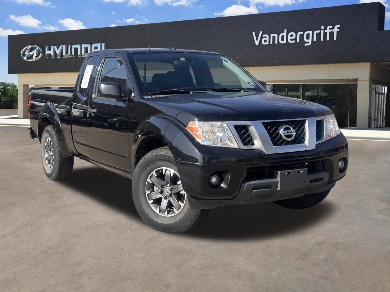 Used 2018 Nissan Frontier Desert Runner image 1