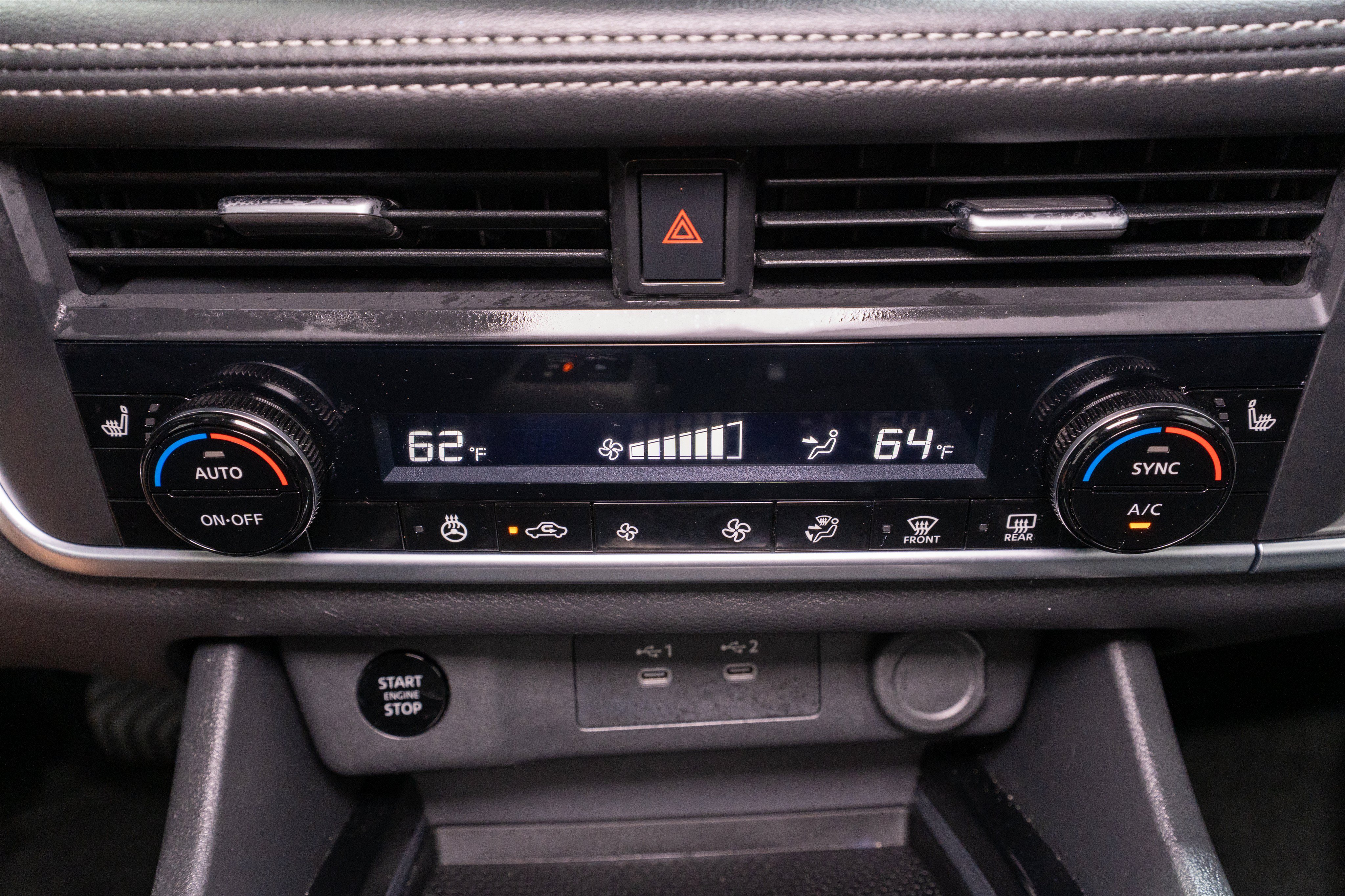 Used 2025 Nissan Rogue SV w/ SV Premium Package FWD image 20
