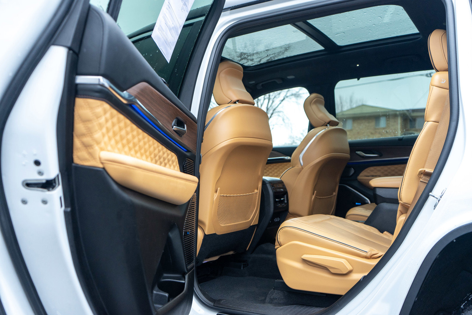 Used 2022 Jeep Grand Cherokee L Summit w/ Luxury Tech Group V image 29