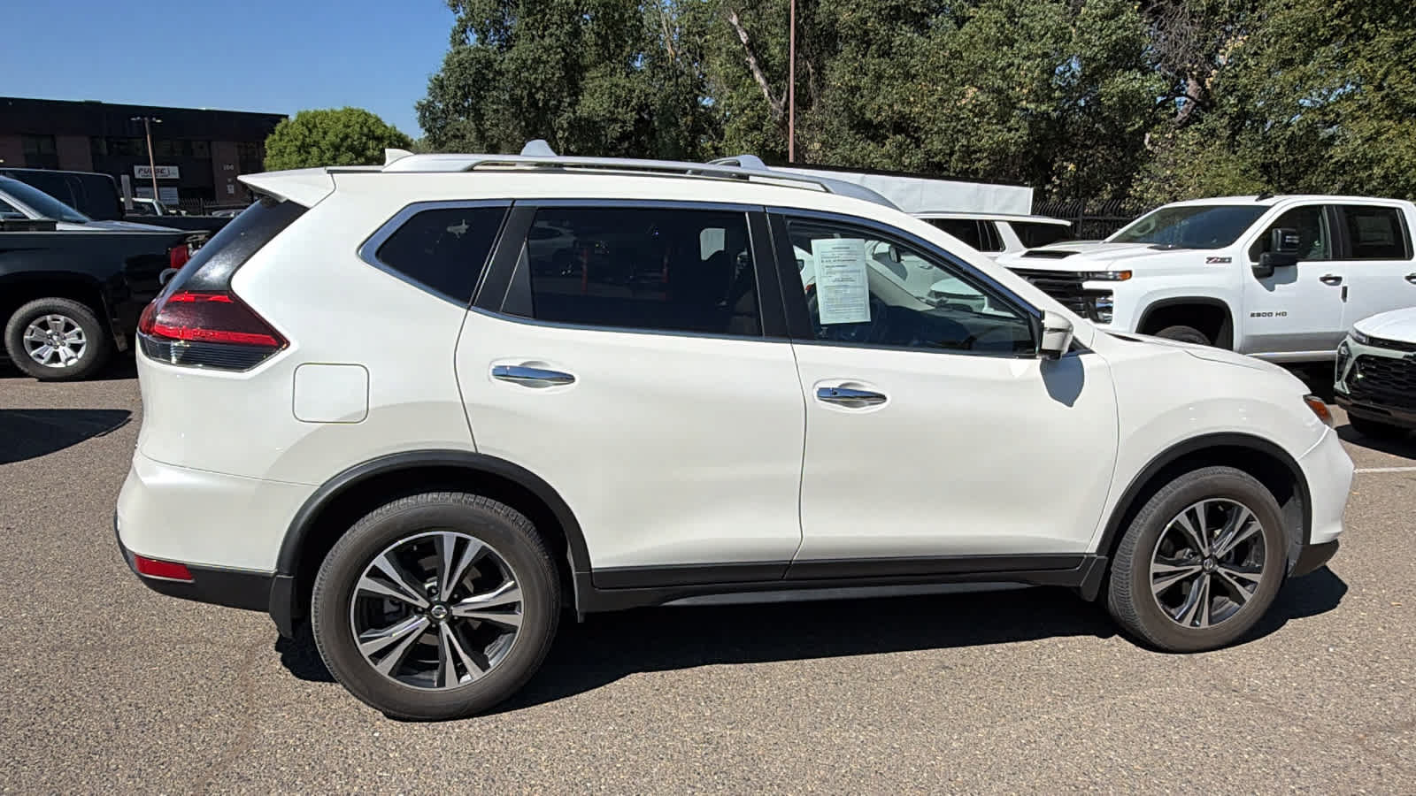 Used 2020 Nissan Rogue SV w/ Sun & Sound Touring Package AWD/4WD image 4