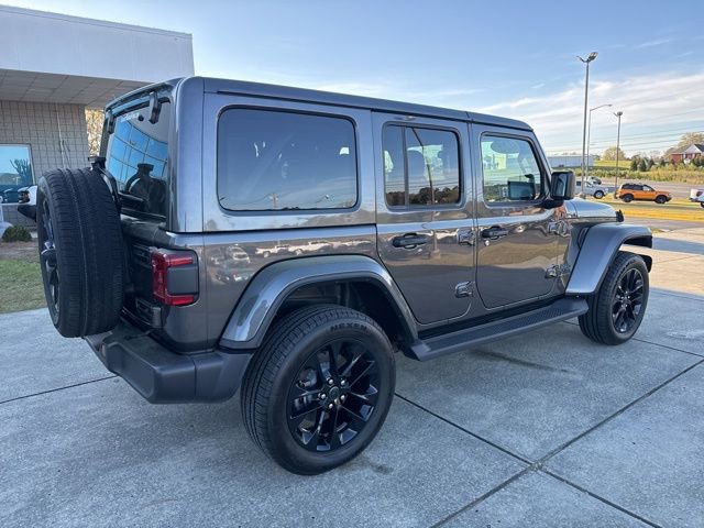 Used 2025 Jeep Wrangler Unlimited Sahara image 7