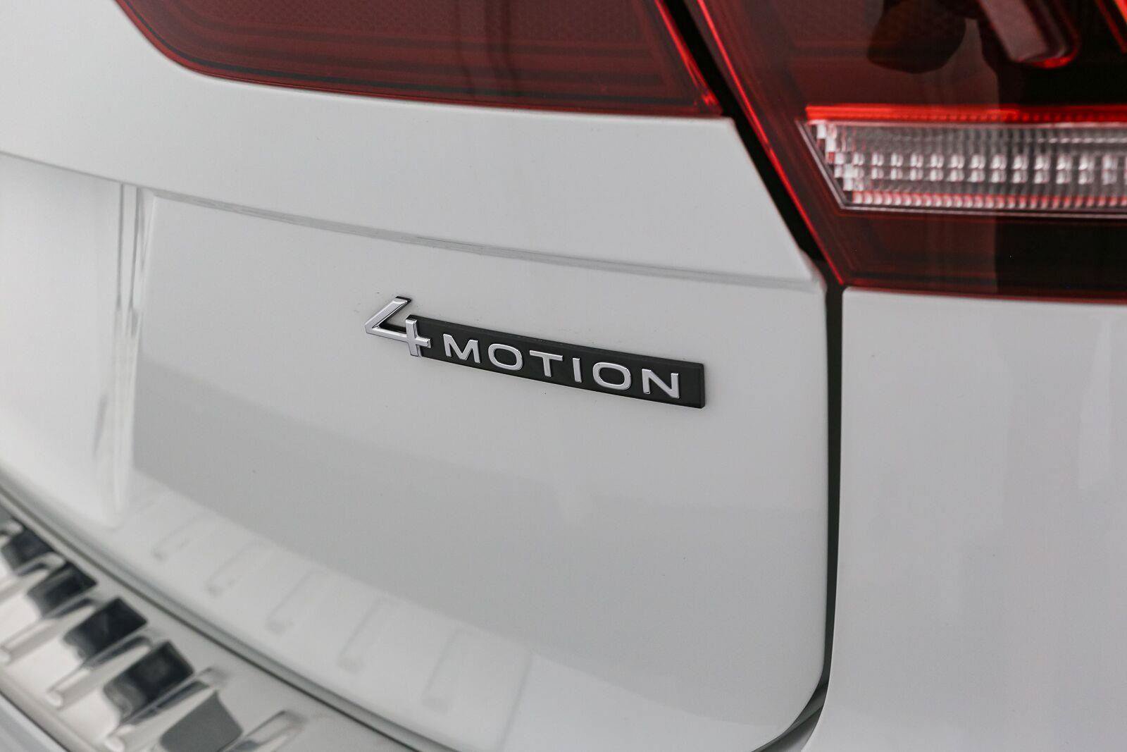 Certified 2024 Volkswagen Tiguan SE AWD/4WD image 13