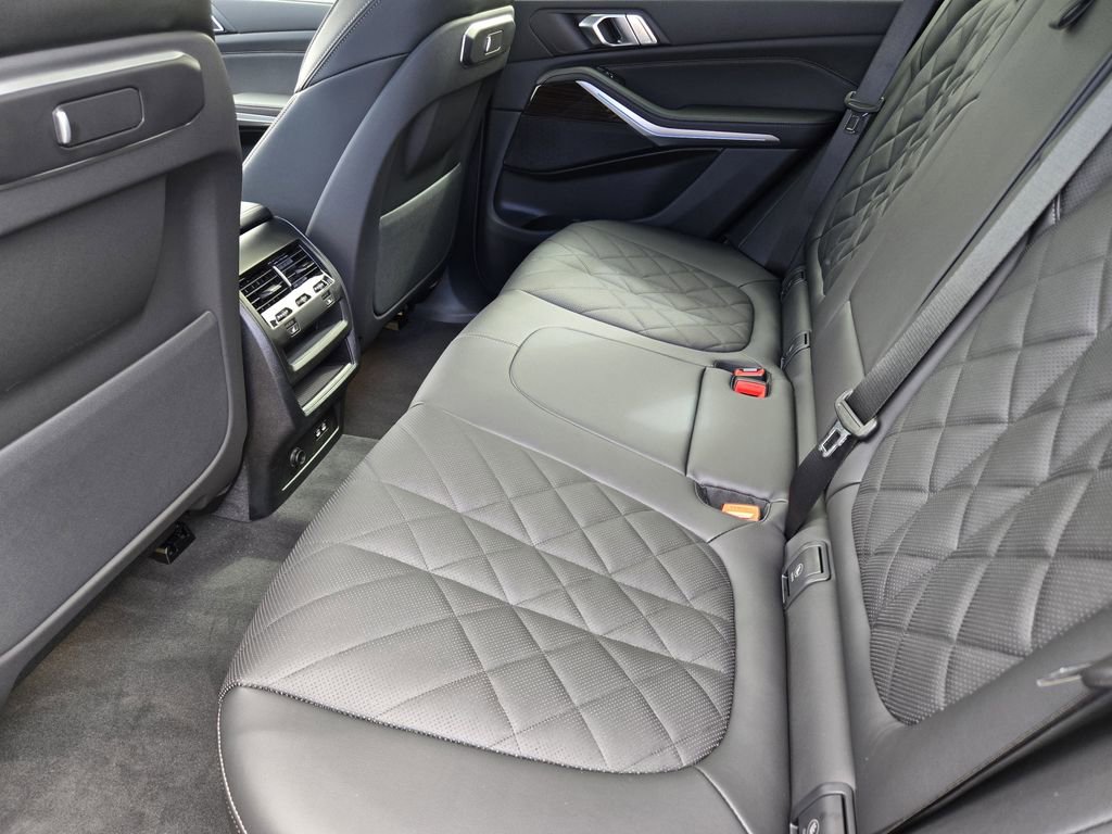 New 2026 BMW X5 xDrive50e w/ Parking Assistance Package image 32