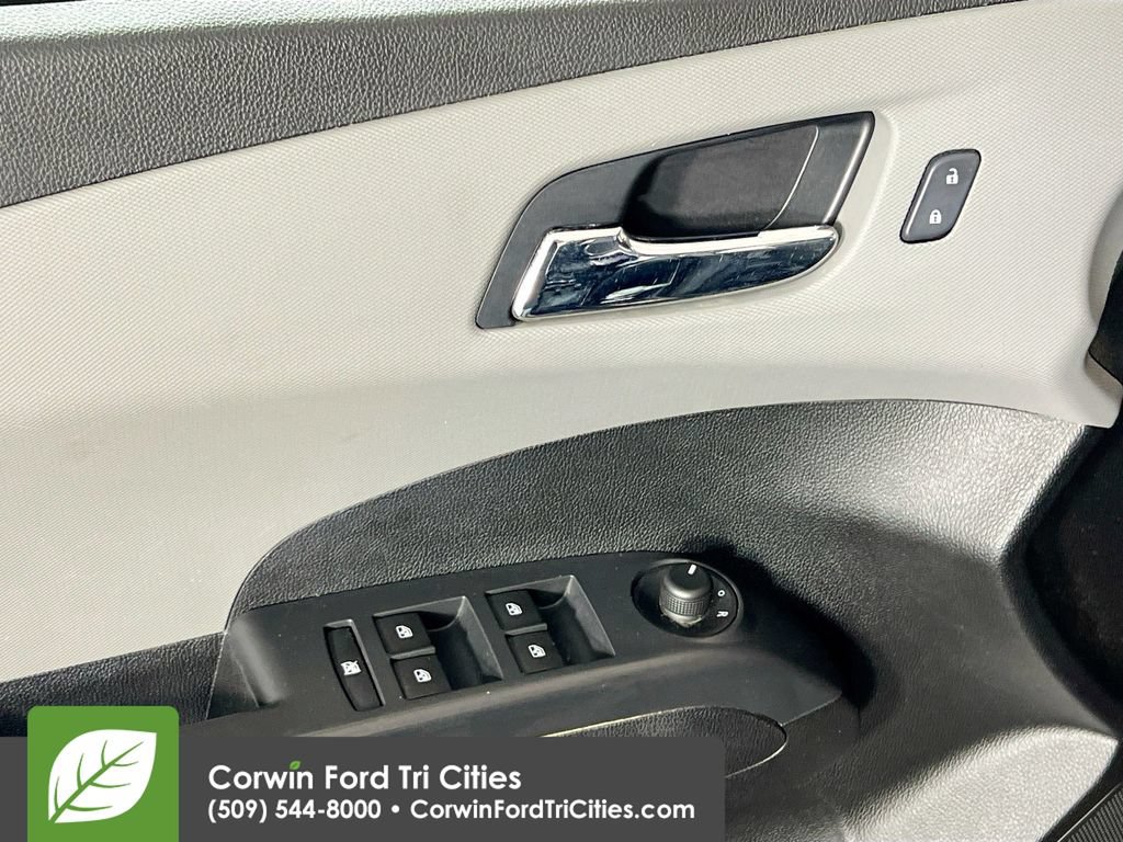Used 2015 Chevrolet Sonic LT w/ Fun and Sun Package FWD image 12