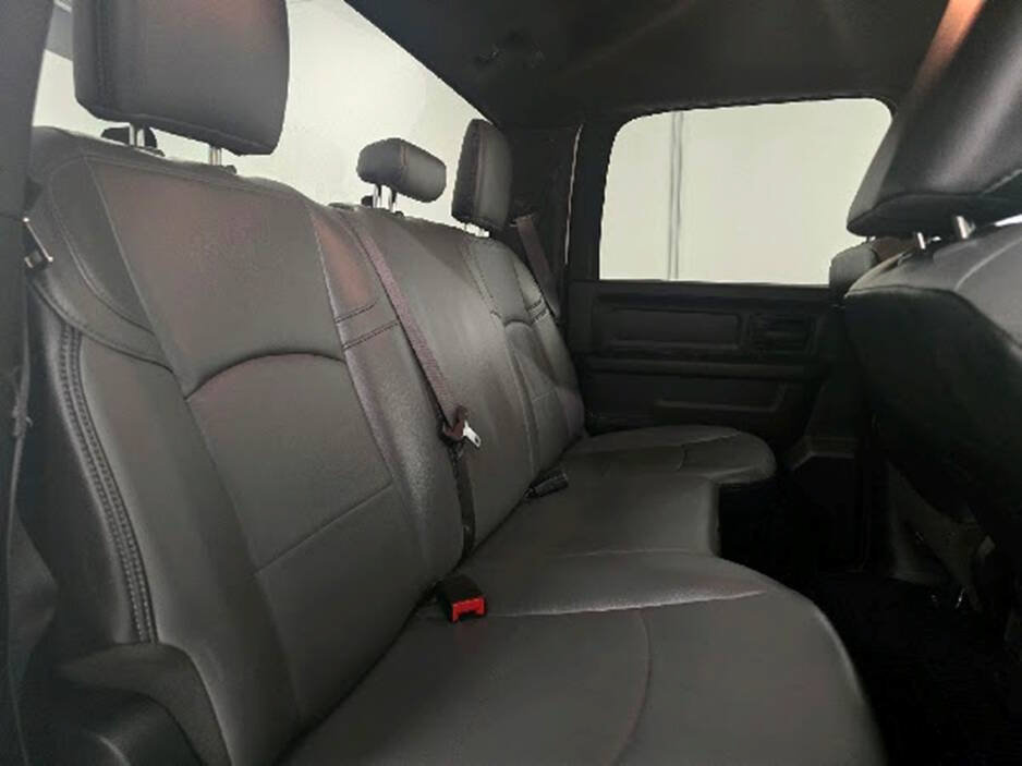 Used 2022 RAM 2500 Tradesman w/ Chrome Appearance Group AWD/4WD image 17
