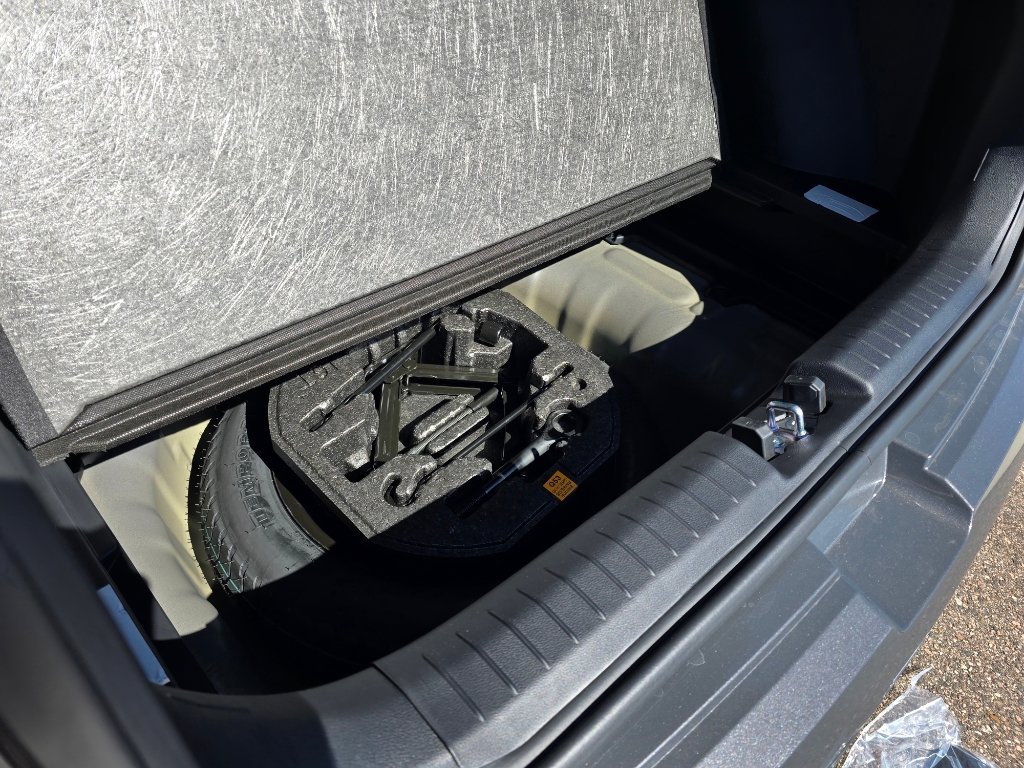 New 2025 Hyundai Venue SEL image 30