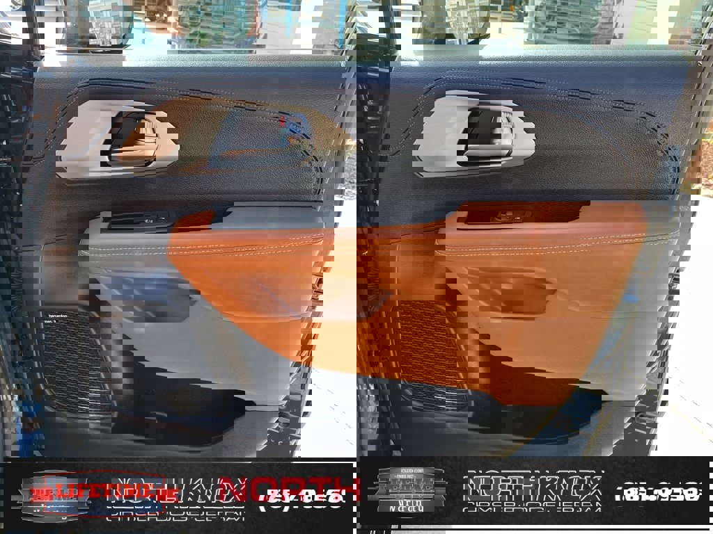 Used 2024 Chrysler Pacifica Pinnacle w/ Trailer Tow Group image 30