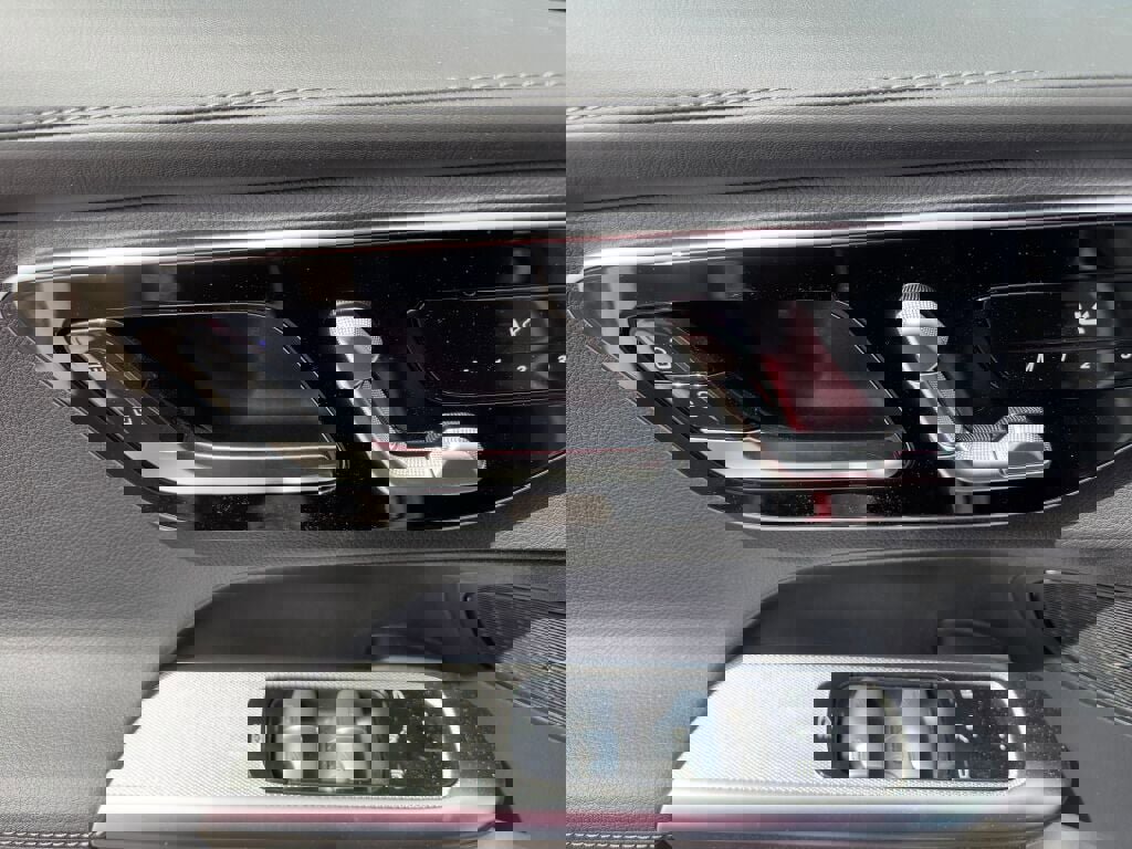 New 2025 Mercedes-Benz GLC 300 4MATIC image 8