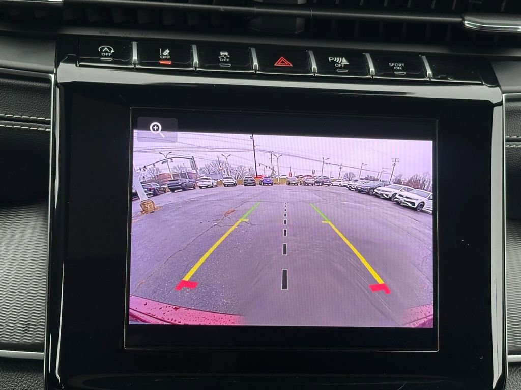 Used 2024 Jeep Grand Cherokee Laredo X image 16