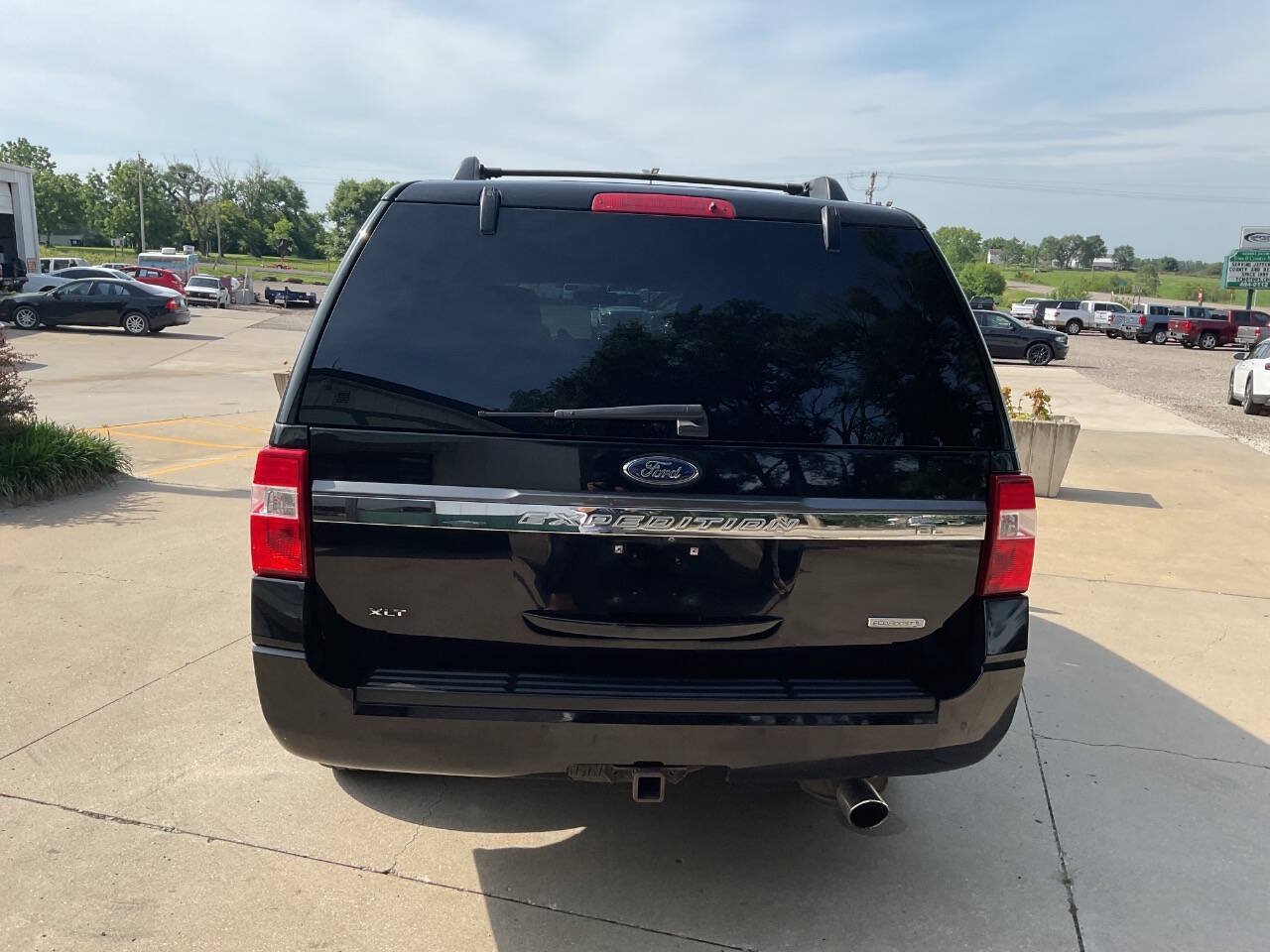 Used 2017 Ford Expedition EL XLT RWD image 8