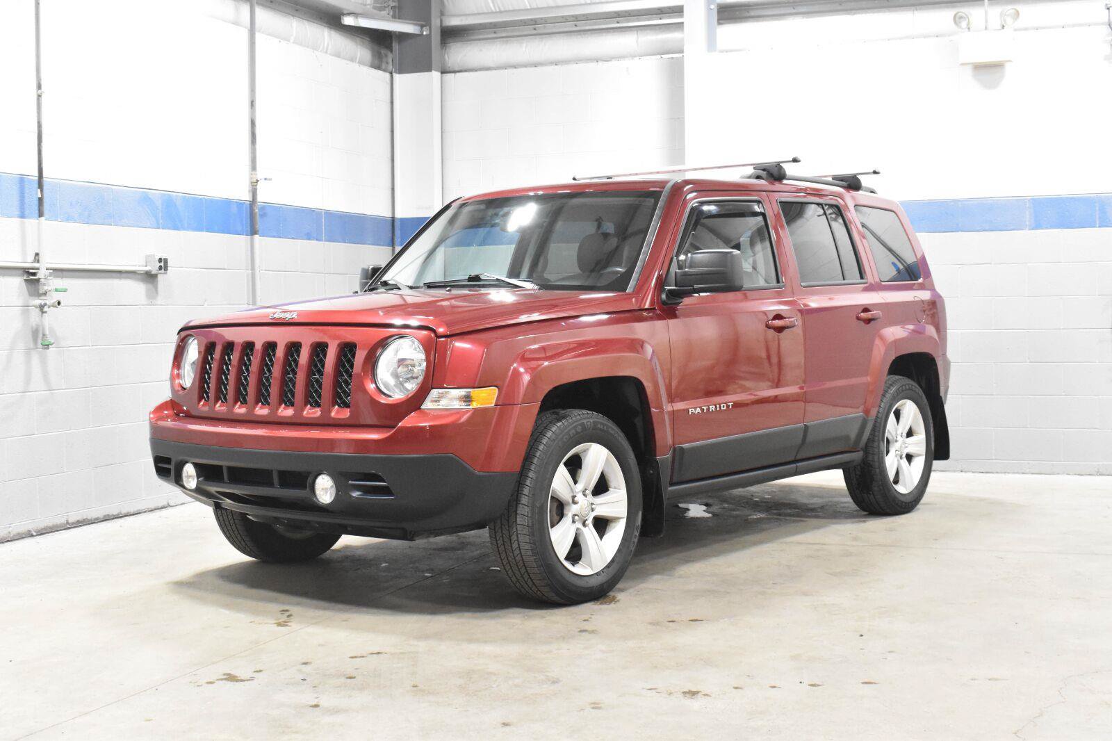 Used 2016 Jeep Patriot Latitude AWD/4WD image 2