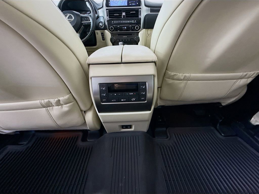 Used 2023 Lexus GX 460 Luxury w/ Accessory Package image 26