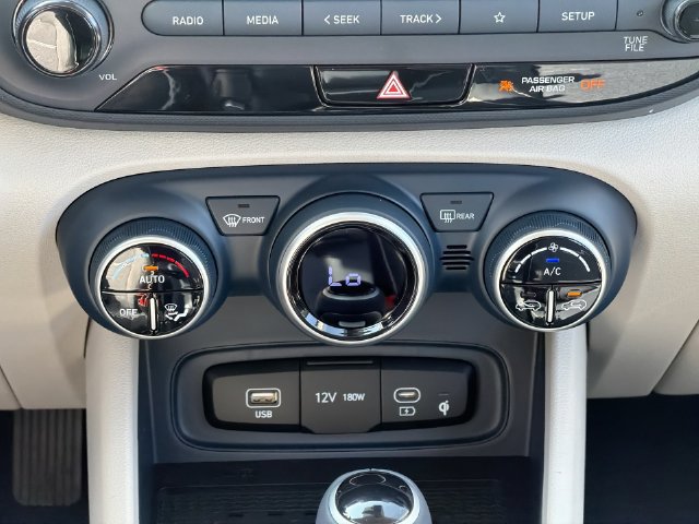New 2026 Hyundai Venue SEL FWD image 25