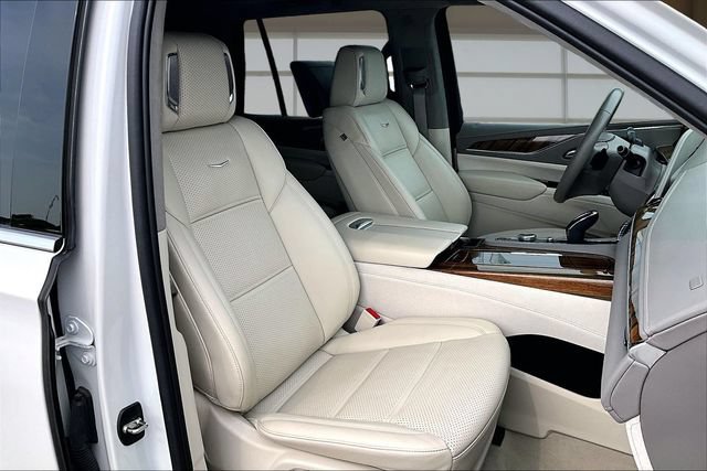 Used 2023 Cadillac Escalade Premium Luxury Platinum w/ LPO, Radiant Package AWD/4WD image 7