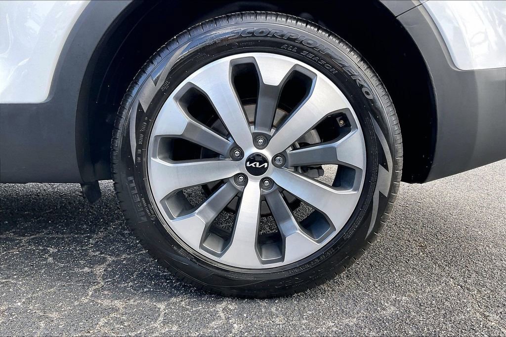 Used 2022 Kia Telluride EX w/ EX Premium Package image 30