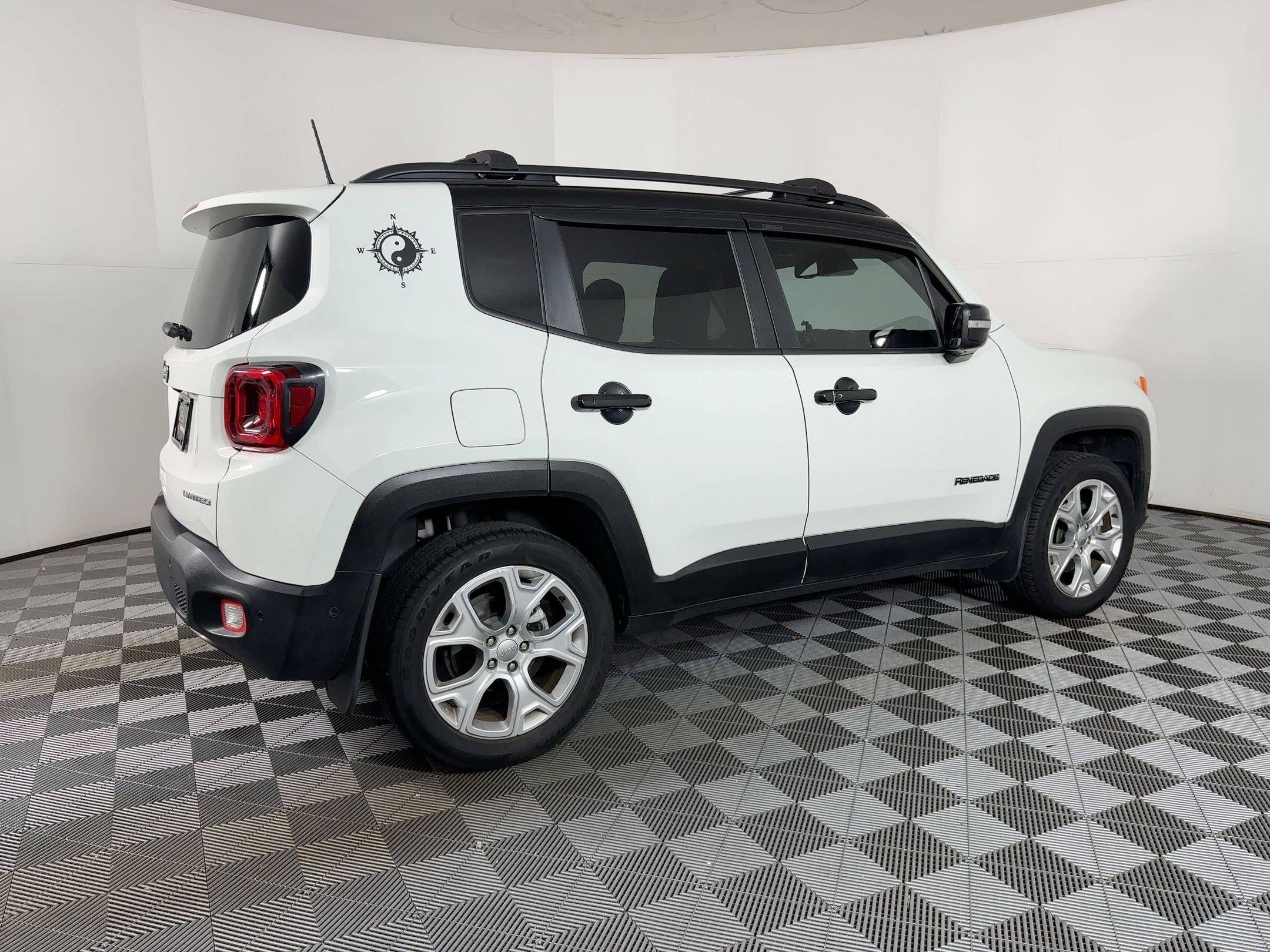 Used 2023 Jeep Renegade Limited w/ Limited Elite Group image 6