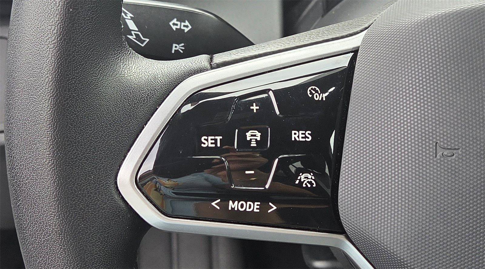 Certified 2023 Volkswagen ID.4 Pro AWD/4WD image 18
