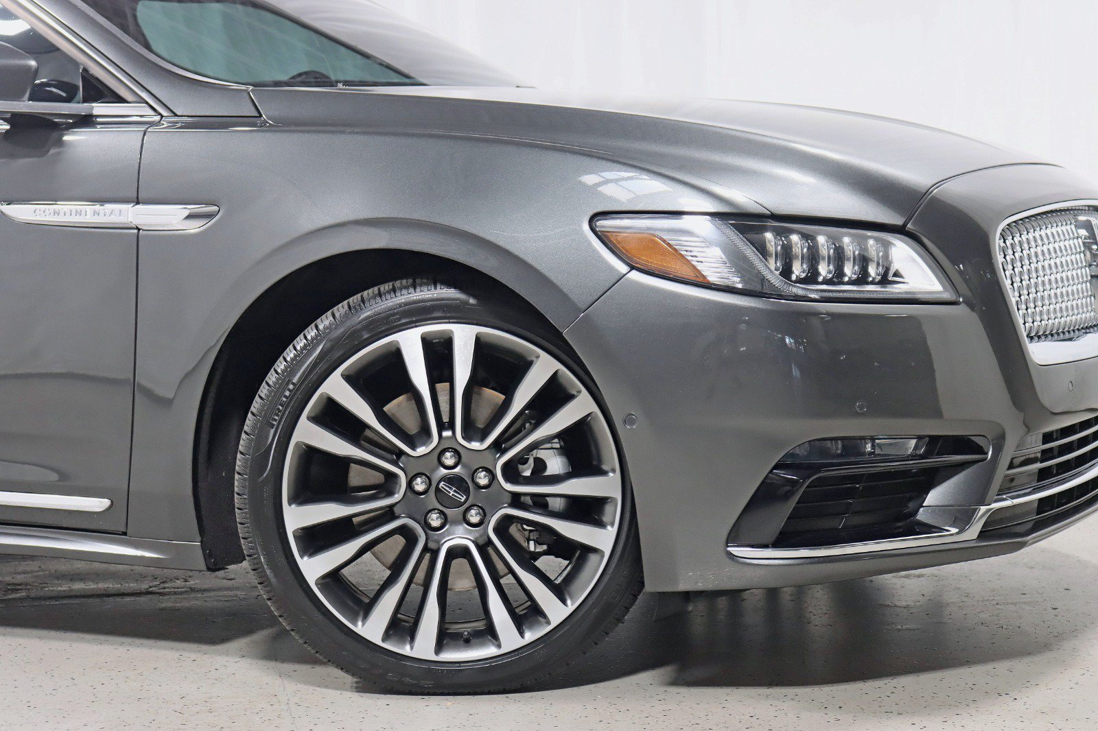 Used 2019 Lincoln Continental Reserve w/ Rear Seat Package AWD/4WD image 5