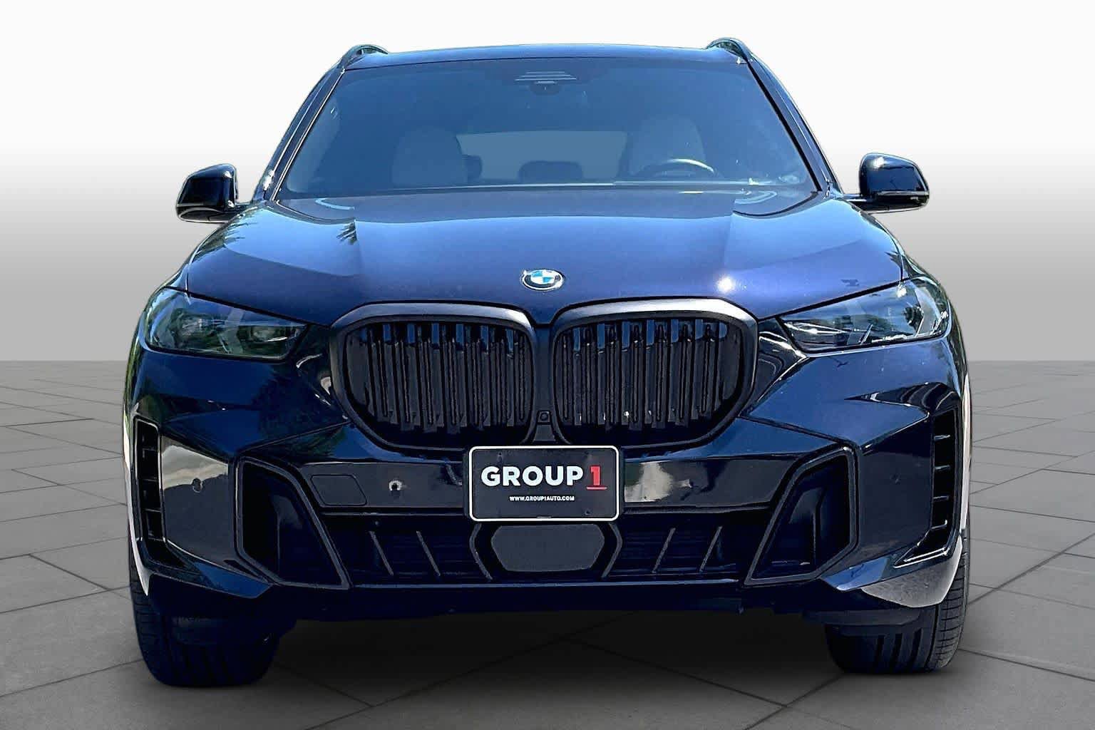 Used 2024 BMW X5 xDrive40i w/ M Sport Package AWD/4WD image 3