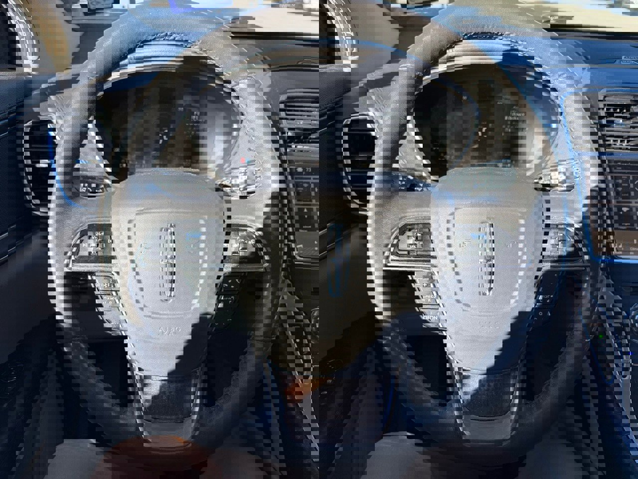 Used 2019 Lincoln Nautilus Select image 12