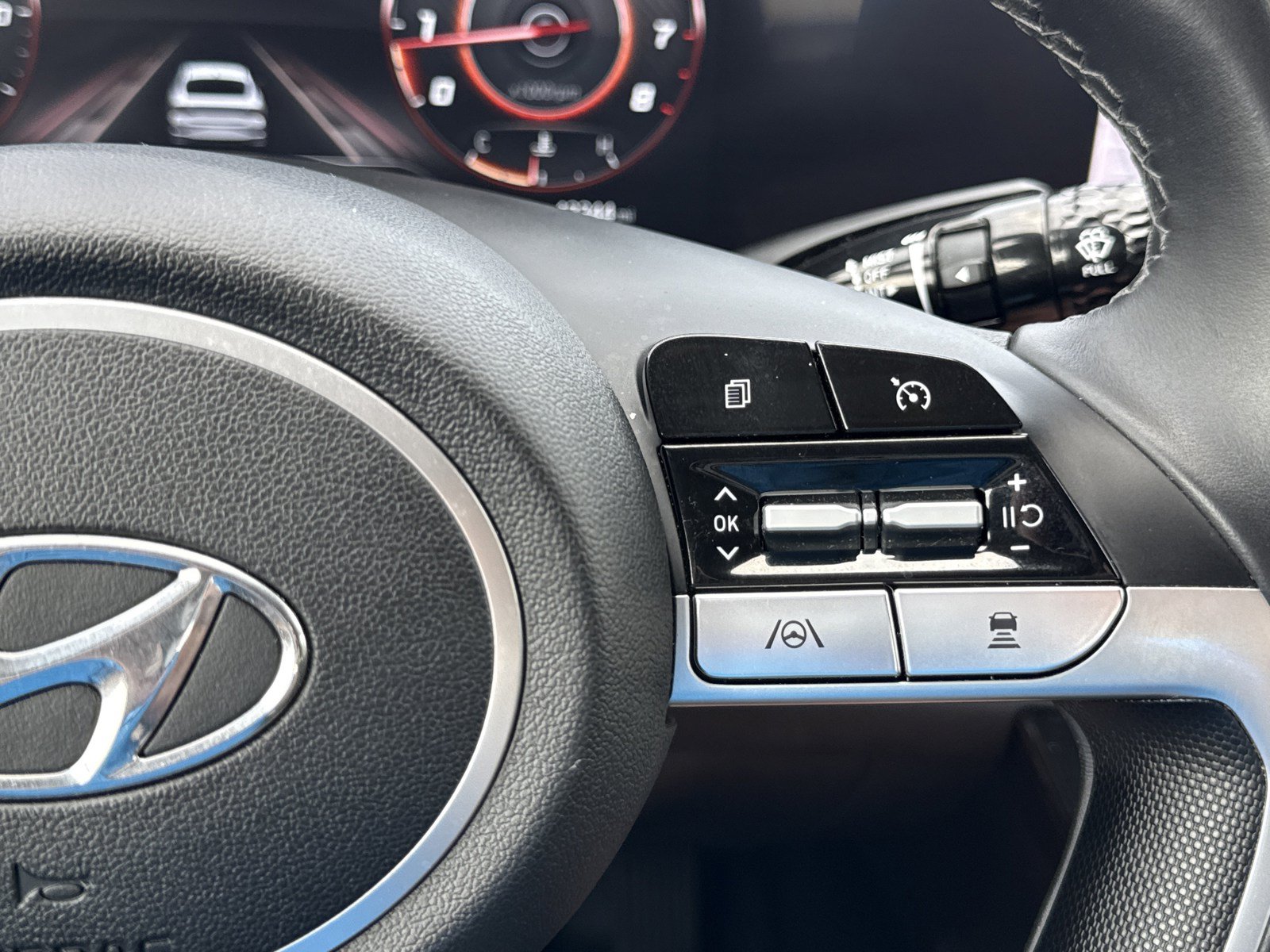 Used 2023 Hyundai Elantra SEL w/ Convenience Package FWD image 20