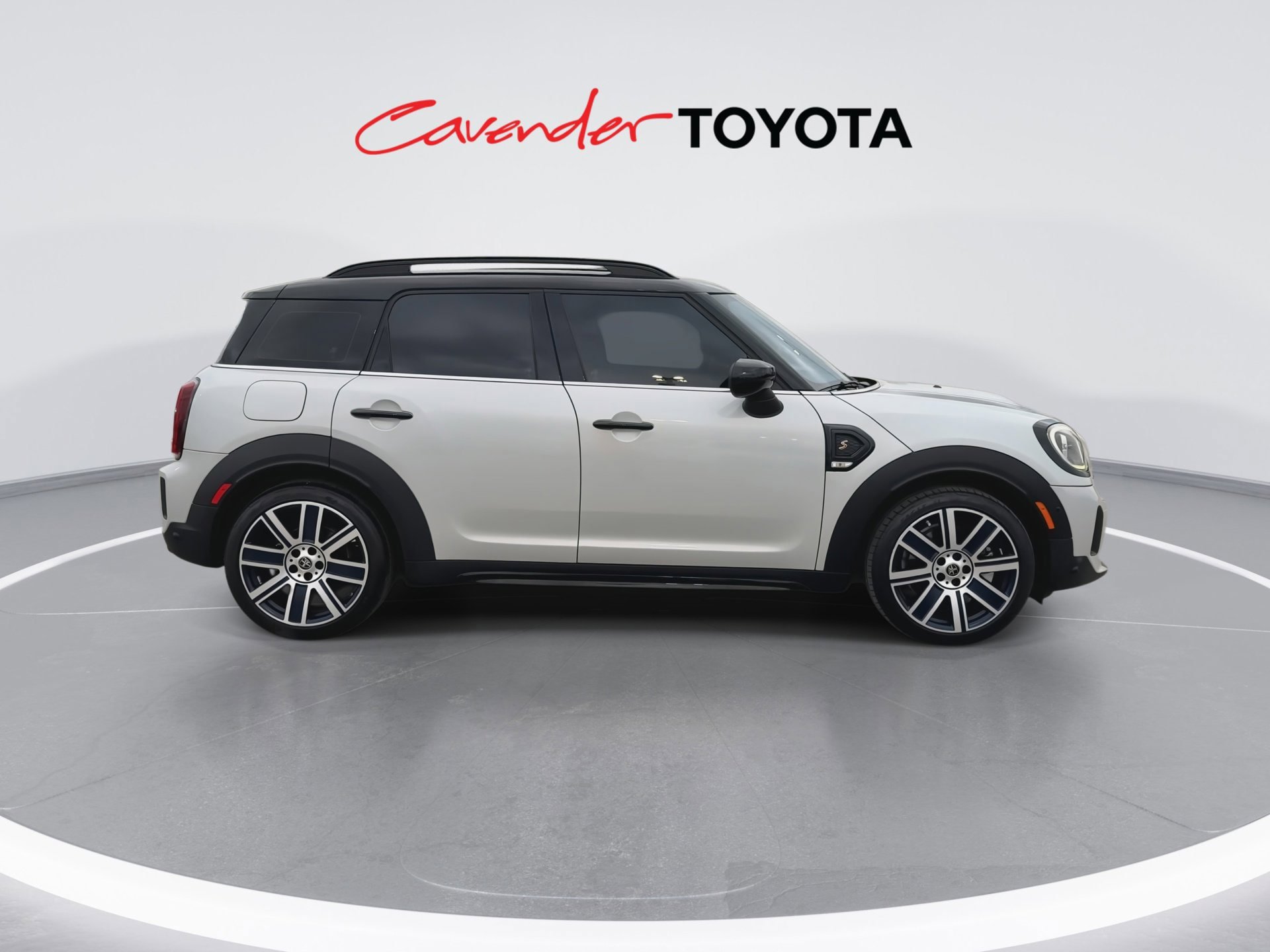 Used 2023 MINI Cooper Countryman S FWD image 9