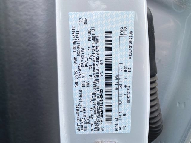 Used 2025 Ford Escape Platinum AWD/4WD image 34