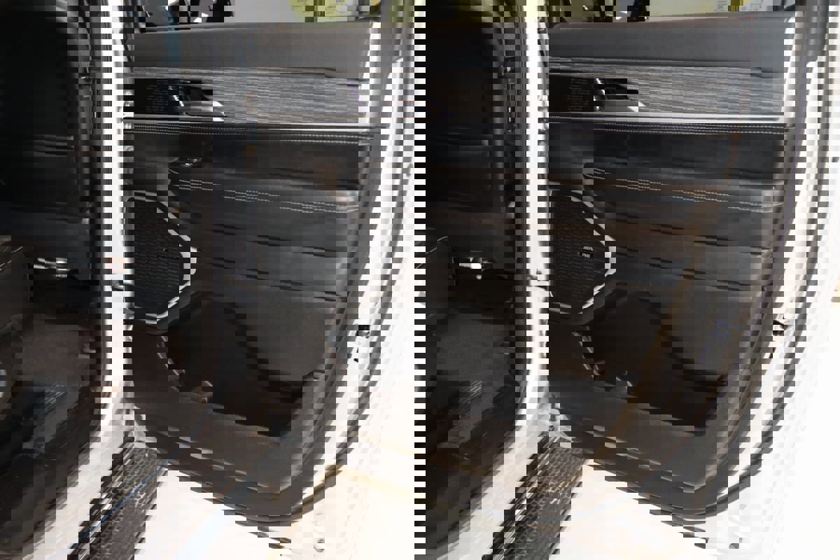 Used 2024 Jeep Wagoneer L Series II w/ Flexible Seating Group image 64