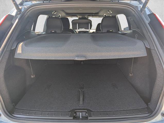 Used 2021 Volvo XC40 T5 R-Design image 6