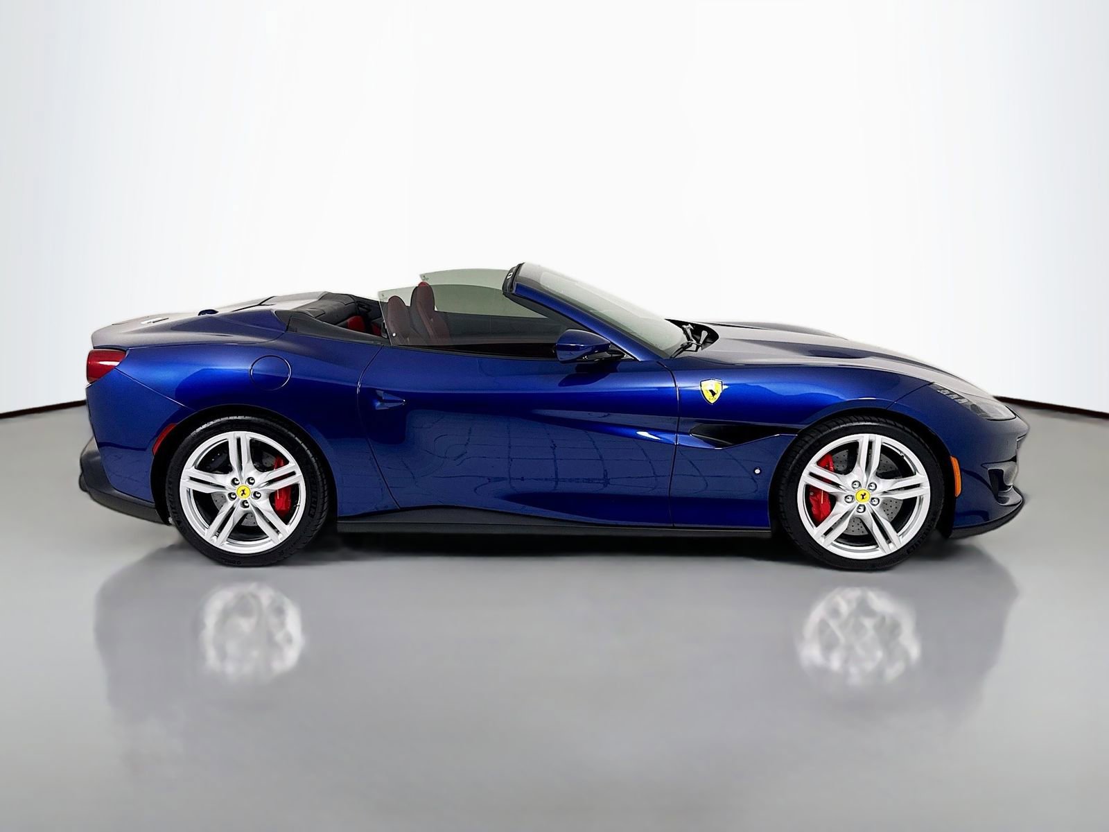 Used 2020 Ferrari Portofino image 8