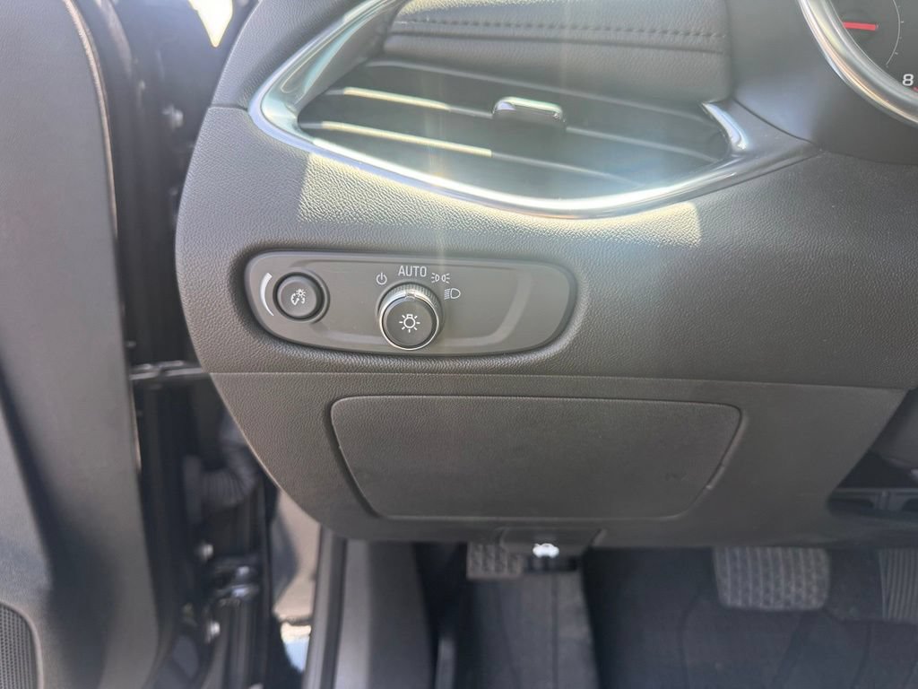 Used 2019 Chevrolet Malibu LT w/ Leather Package FWD image 15