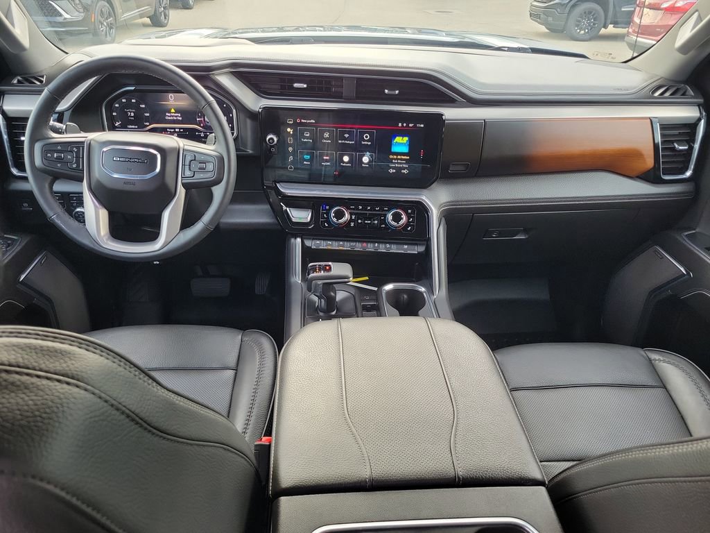 Used 2024 GMC Sierra 1500 Denali w/ Technology Package image 9