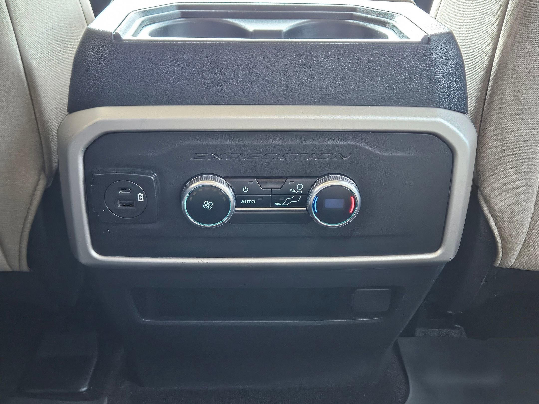 Used 2022 Ford Expedition Max XLT image 27