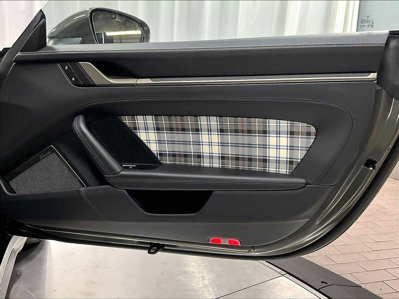 Used 2025 Porsche 911 Turbo S image 27