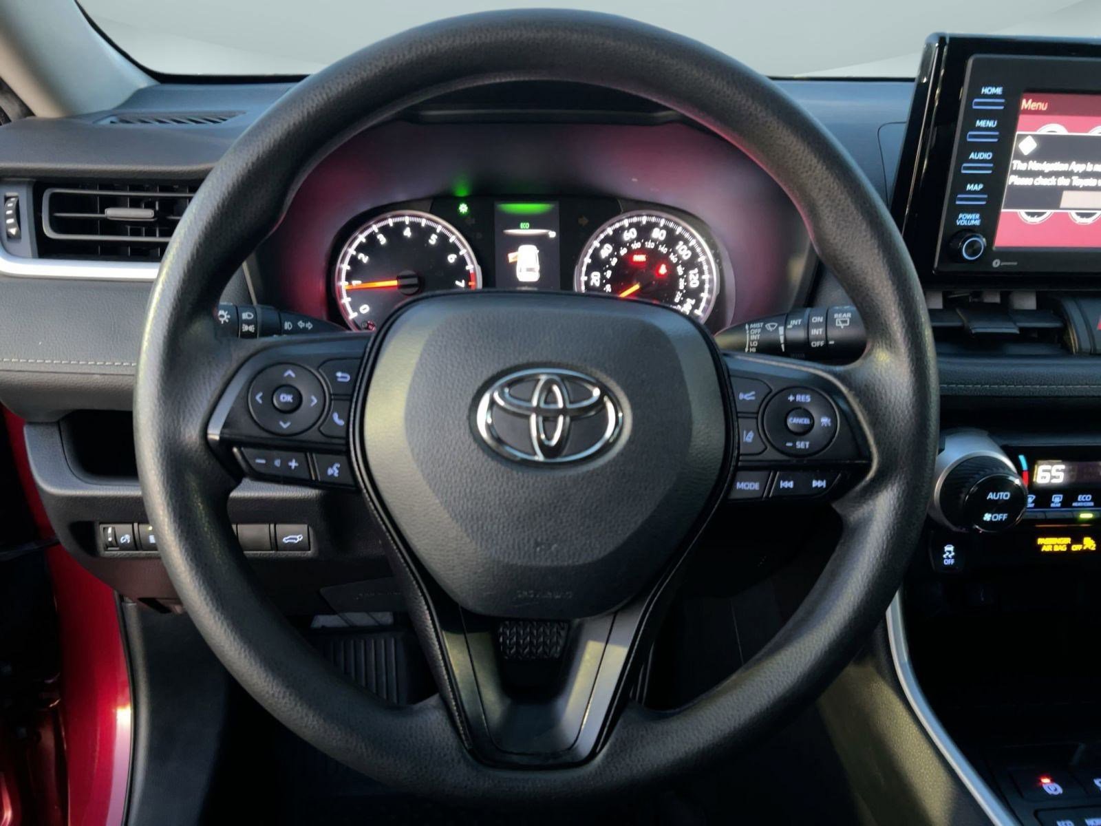 Used 2020 Toyota RAV4 XLE image 17