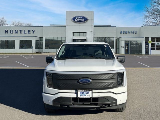 Used 2022 Ford F150 Lightning XLT image 3