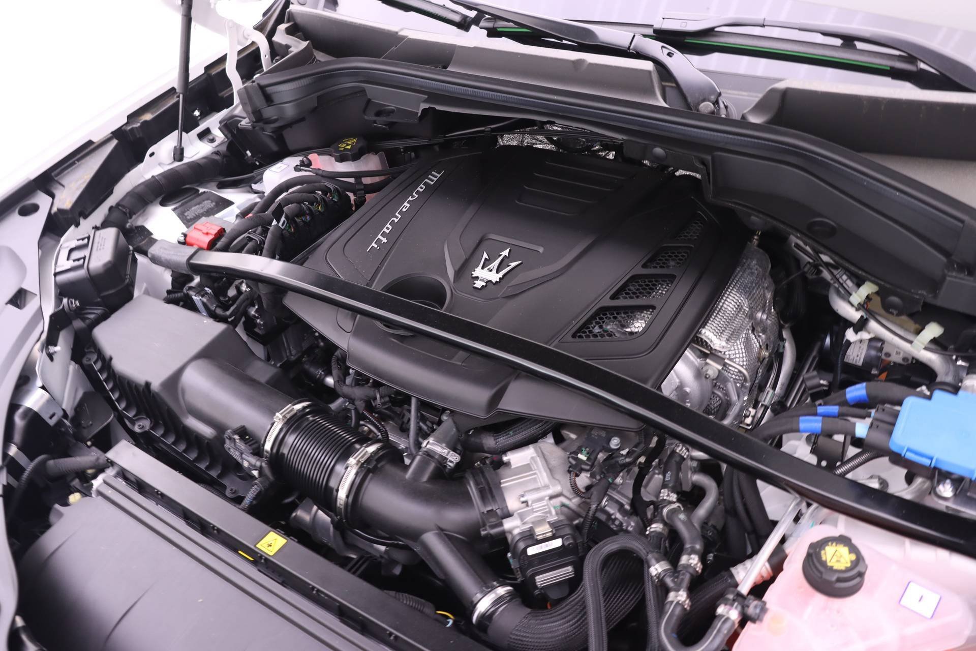 New 2024 Maserati Grecale GT image 16